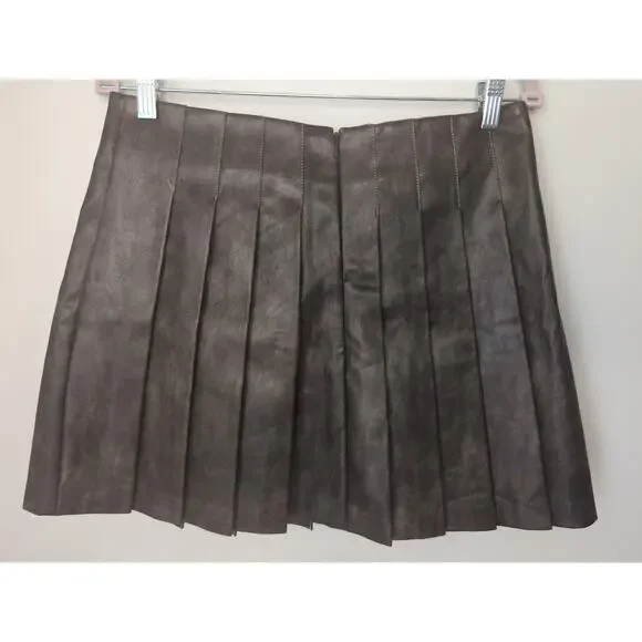 Vici pleated preppy brown mini skirt - Picture 4 of 9